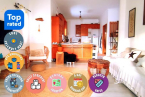 Central, Stylish, 2BR, 2BATHR, Fast WiFi, Fr-Parking, Terrace & Garden